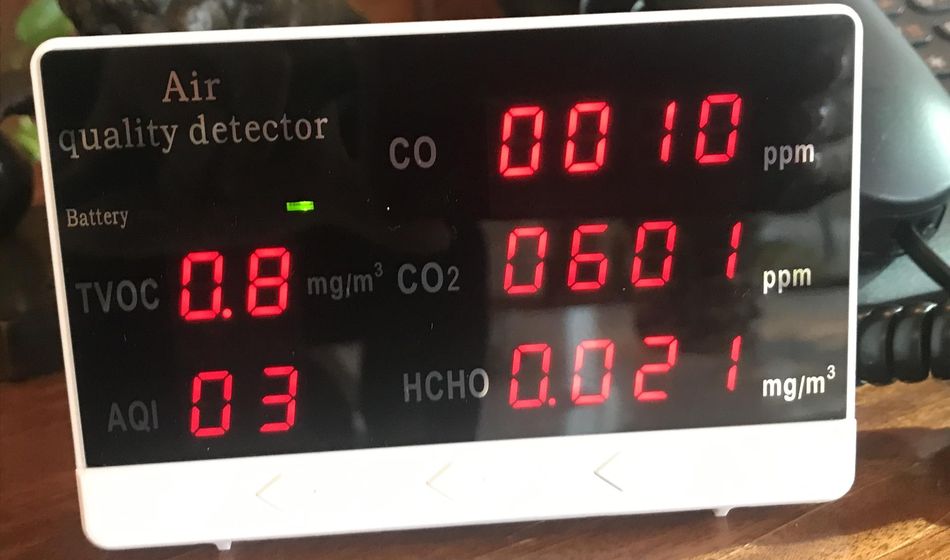 Imagen de archivo de un medidor de CO2 para evaluar la calidad del aire