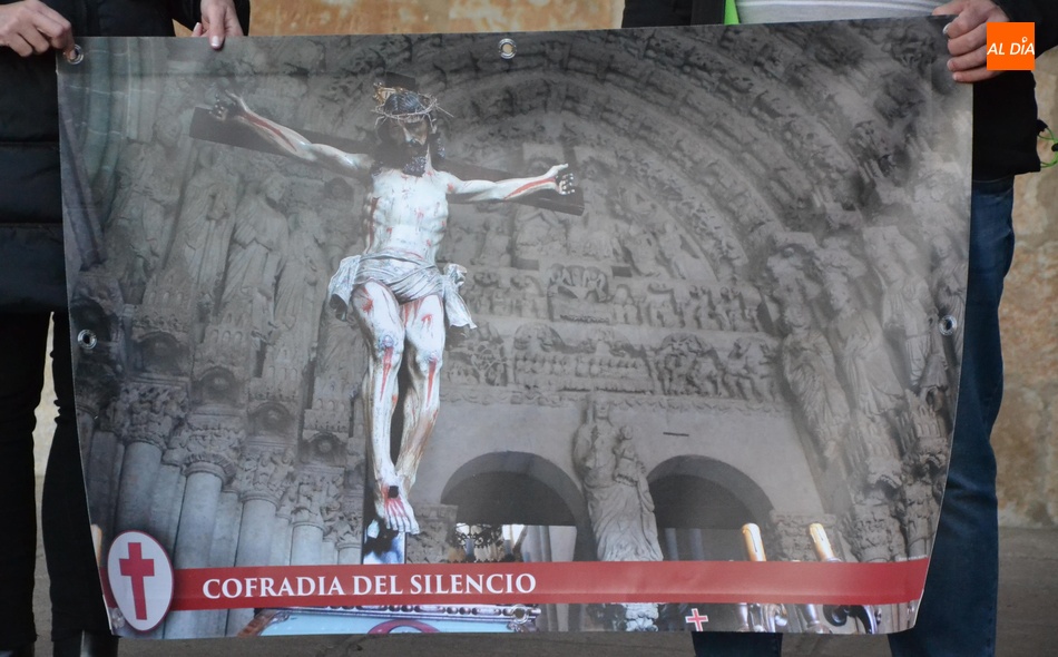 Foto 3 - Los 19 pasos de la Semana Santa se harán presentes en la Plaza Mayor a través de unos posters  