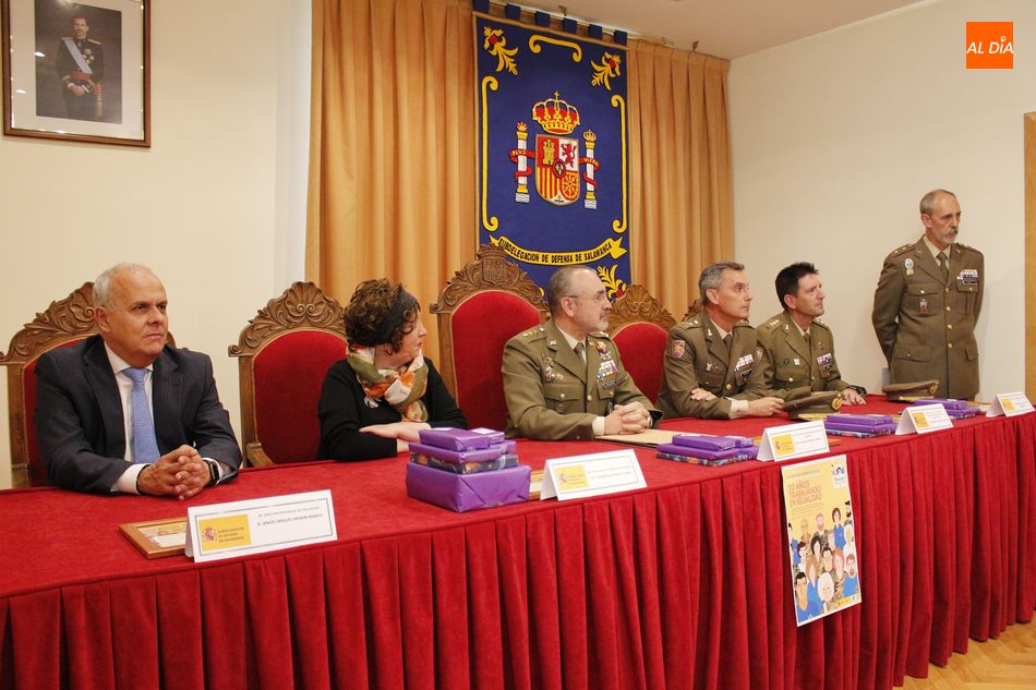 Foto 5 - La Subdelegación de Defensa entrega los premios escolares ‘Carta a una militar española’  
