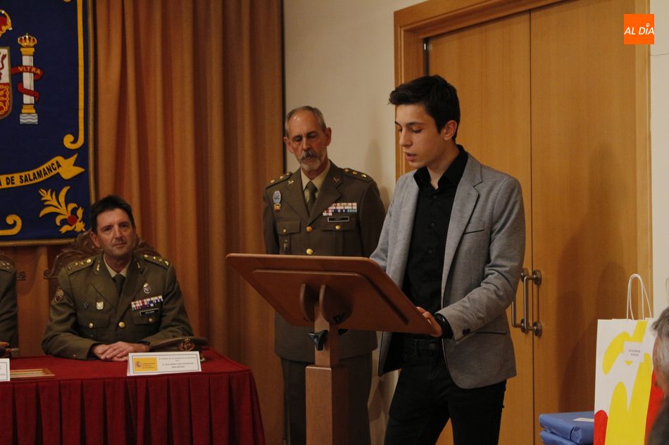 Foto 3 - La Subdelegación de Defensa entrega los premios escolares ‘Carta a una militar española’  