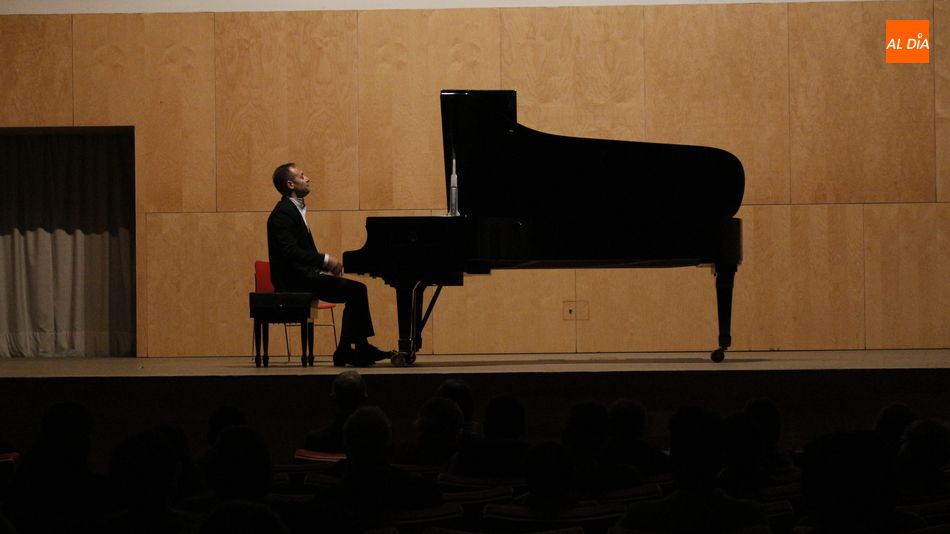 Concierto del pianista Óscar Martín en el Auditorio de la Hospedería Fonseca. Foto de Elena López