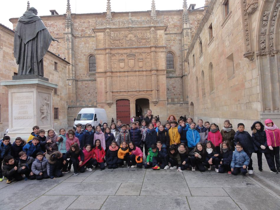 Foto 3 - Escolares del Colegio San Juan Bosco visitan la Salamanca monumental en tren  
