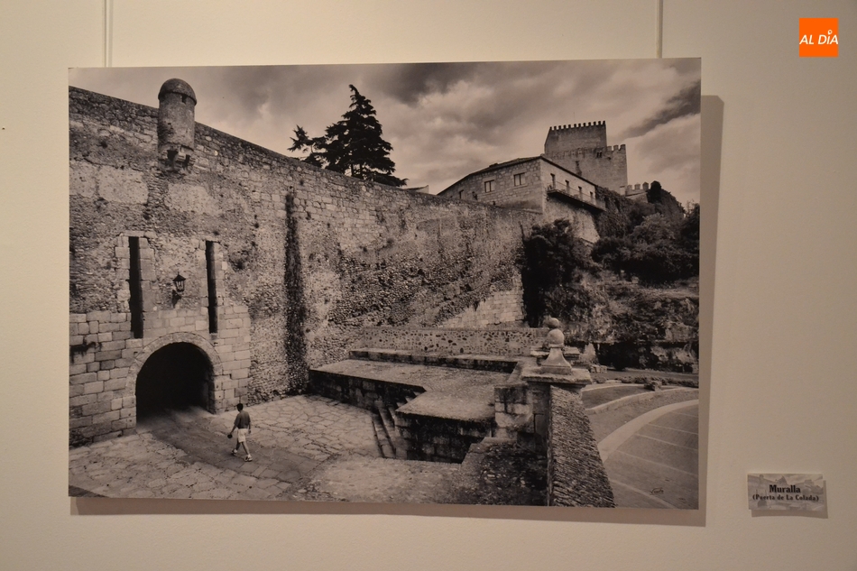 Foto 6 - La belleza monumental de Miróbriga, protagonista de una exposición en la Casa de la Cultura  