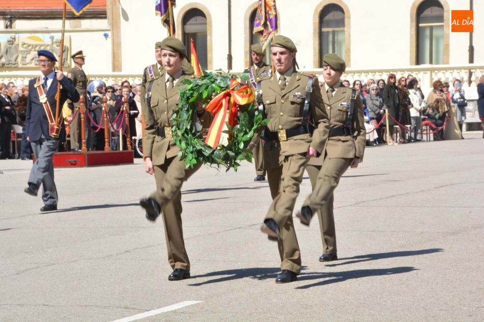 Foto 3 - Veteranos de las Fuerzas Armadas y Guardia Civil celebran la fiesta de su patrón