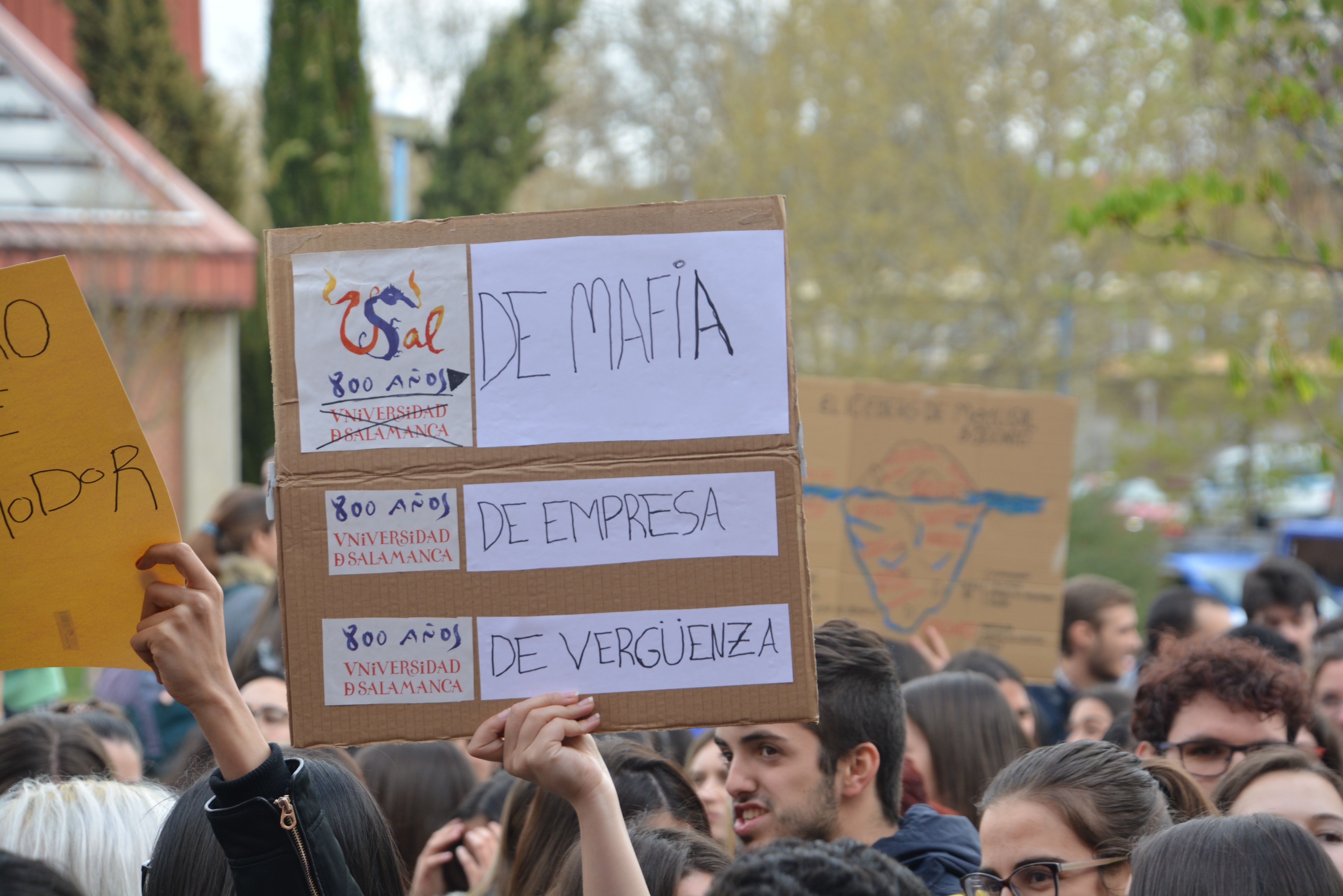 Foto 5 - Siguen las protestas de estudiantes de Medicina y Odontología por la reducción de créditos