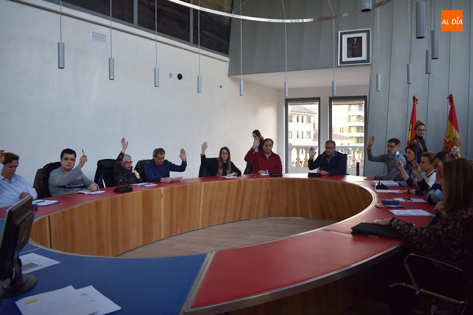 Foto 1 - El Ayuntamiento cierra el presupuesto de 2018 con un superavit de casi 860.000 euros