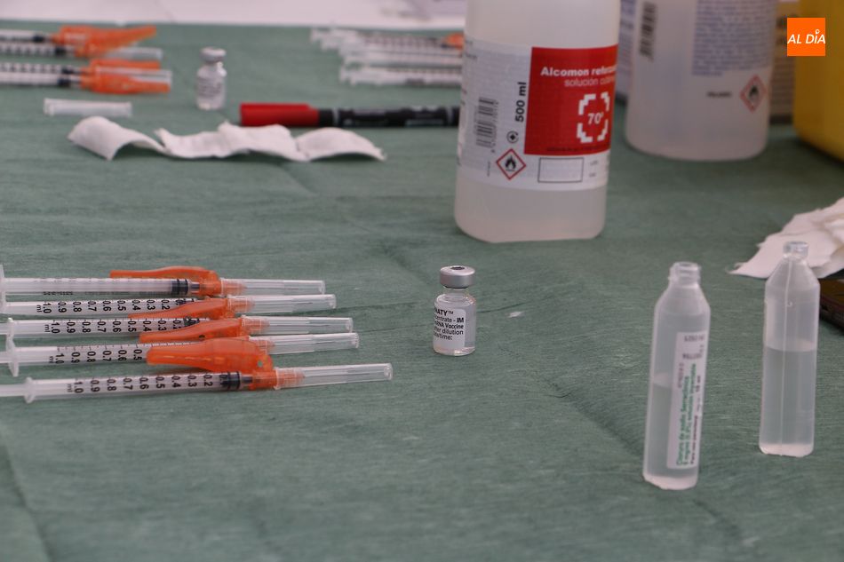 Nuevo envío semanal de vacunas frente al covid, que supone la llegada a Salamanca de 8.880 dosis
