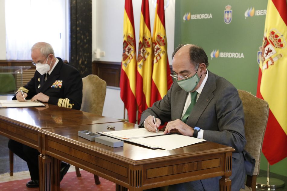 El presidente de Iberdrola, Ignacio Galán, y el Jefe del Estado Mayor de la Defensa (JEMAD), almirante general Teodoro E. López Calderón.