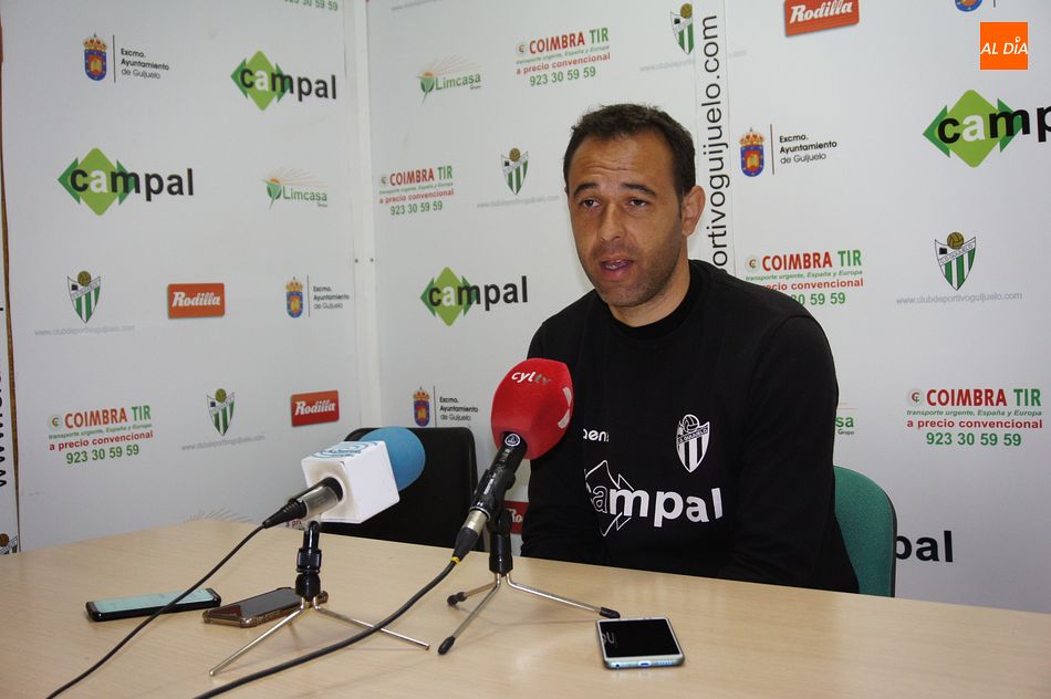 Ángel Sánchez, entrenador del CD Guijuelo
