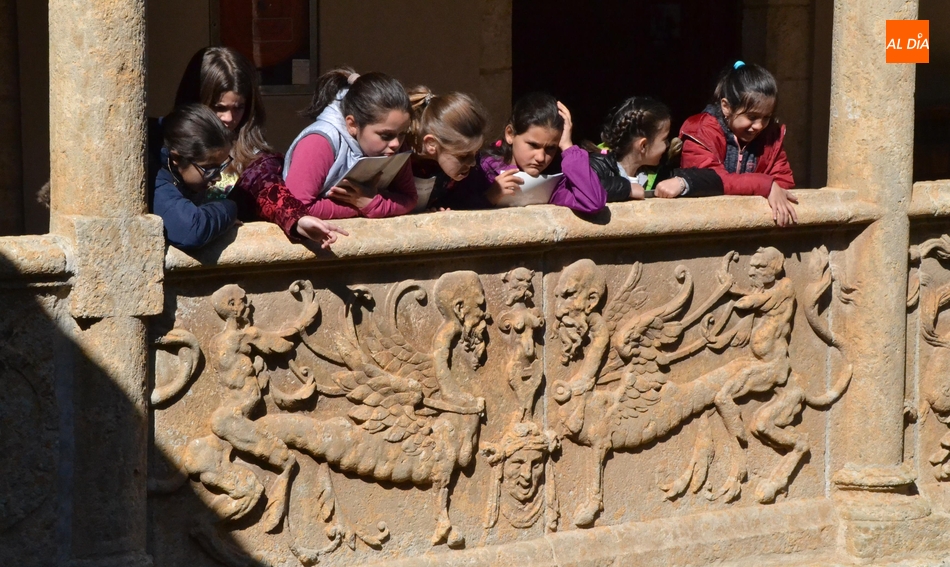 Foto 6 - La expo de pizarras de Los Águila recibe a un nuevo grupo del Colegio Miróbriga  