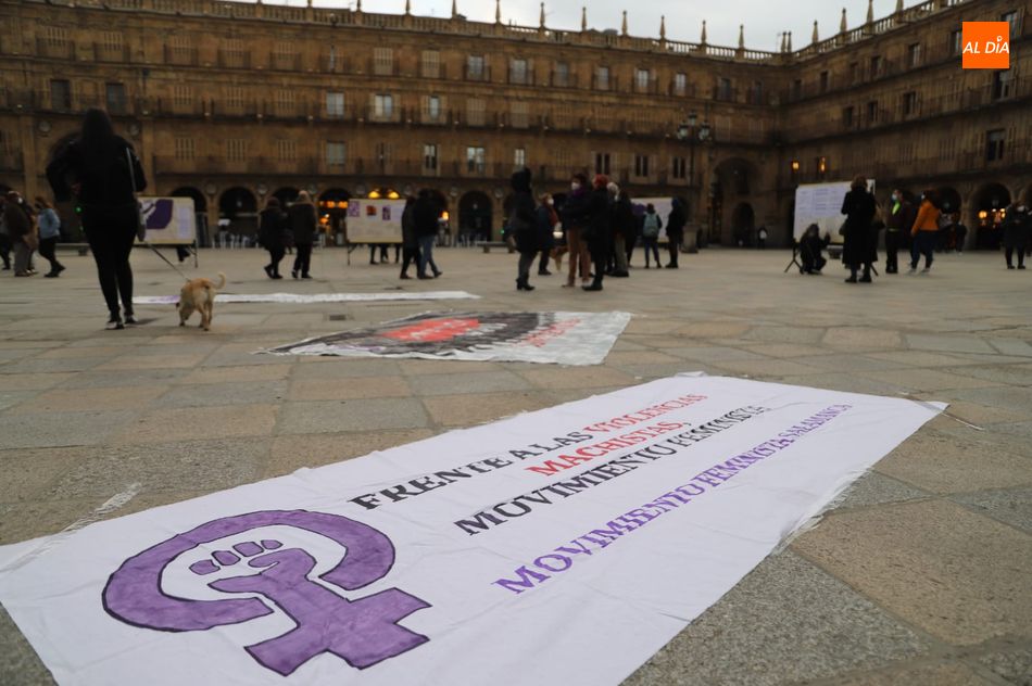 Foto 4 - Una exposición con 12 siluetas en la Plaza Mayor muestra “las mujeres invisibilizadas” en la...