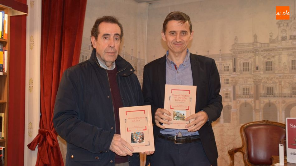 Carlos Mª Cabrerizo ha presentado los nuevos manuales en la Librería Santos Ochoa. Foto: Lydia González