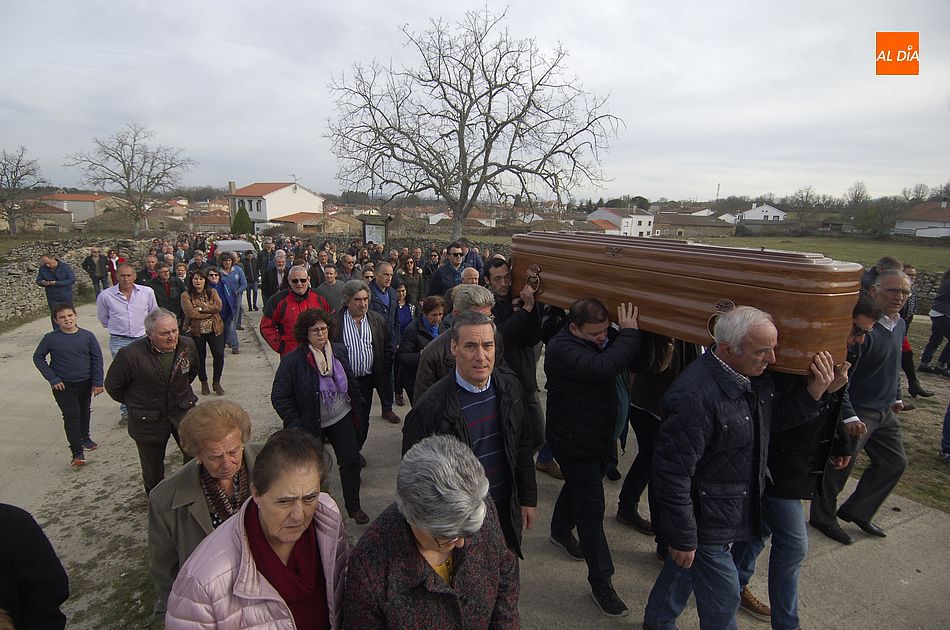 Multitudinario adiós al ganadero de Casillas de Flores/ Foto: Adrián Martín