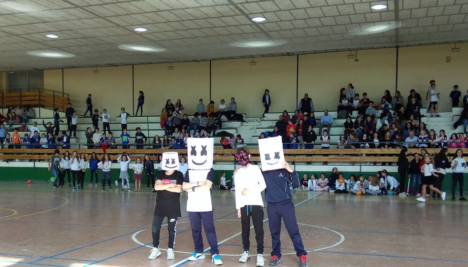 Foto 4 - El colegio Marista Champagnat celebra su Operación Bocata   