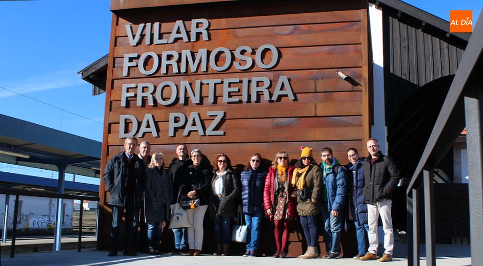 El club de lectura salmantino en lengua portuguesa durante su visita a Vilar Formoso/ Martín-Garay