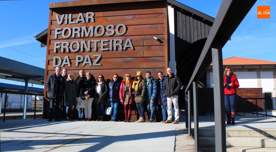 Foto 3 - ‘Leituras à Volta da Mesa’ visita el museo de Vilar Formoso  