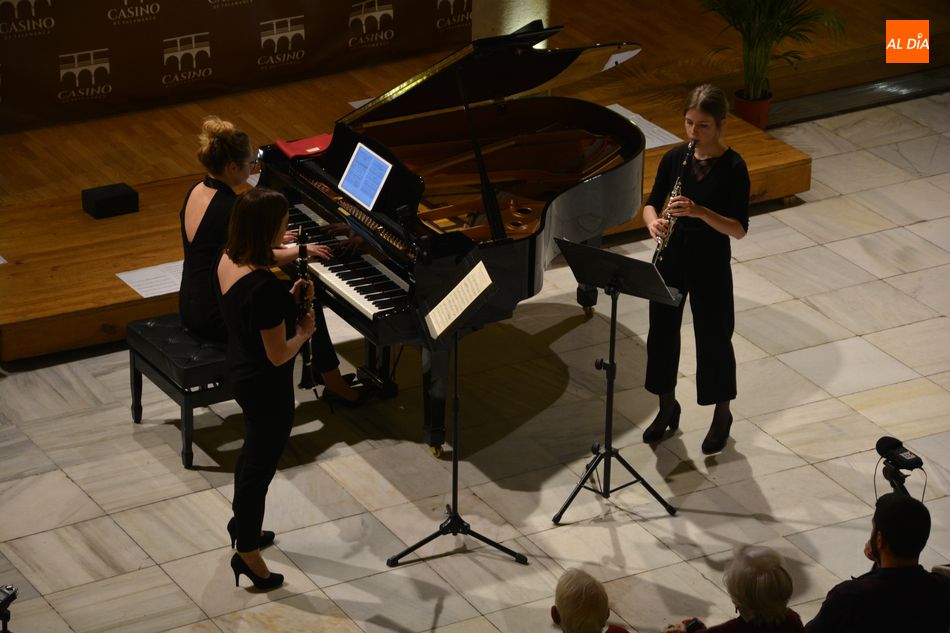 Foto 3 - Alumnos del Conservatorio Profesional de Música ofrecen un concierto en el Casino