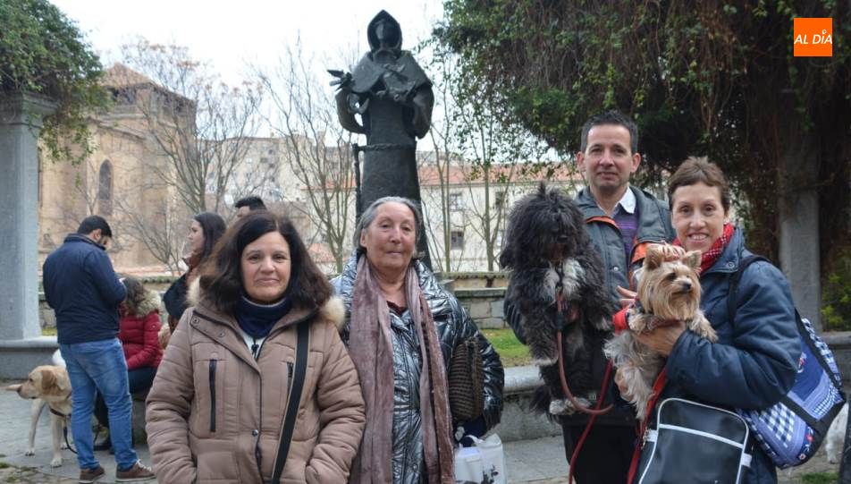 Habitantes de Salamanca acudieron con sus mascotas al parque San Francisco. Foto de Lydia González
