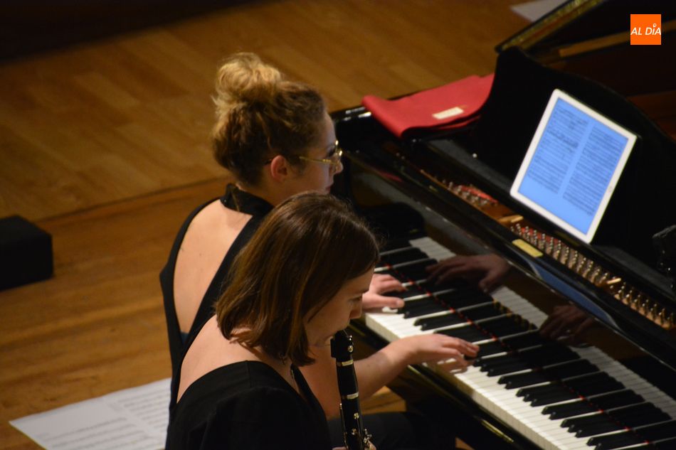 Foto 2 - Alumnos del Conservatorio Profesional de Música ofrecen un concierto en el Casino