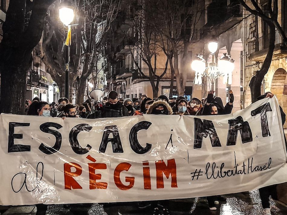 Foto 2 - Nueva noche de disturbios en Barcelona a cargo de manifestantes partidarios de Hasel