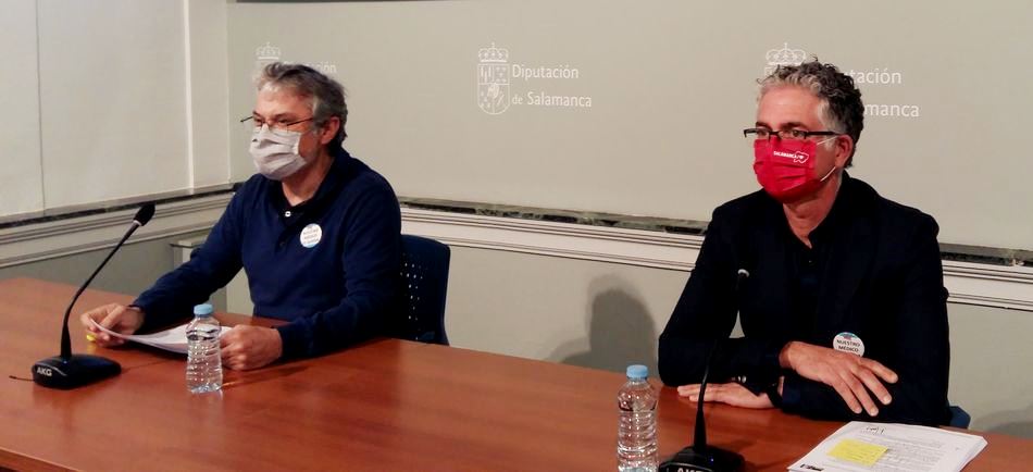 El portavoz del PSOE en la Diputación, Fernando Rubio, acompañado por el diputado provincial, Manuel Ambrosio Sánchez
