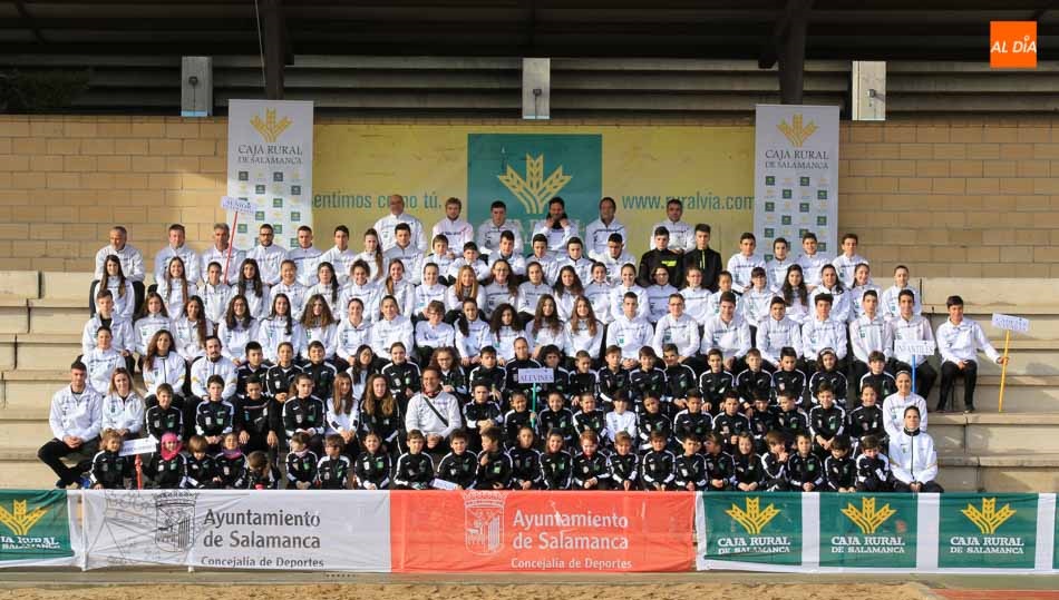 El Club Caja Rural Atl&eacute;tico de Salamanca presenta su escuela de atletismo para la nueva temporada