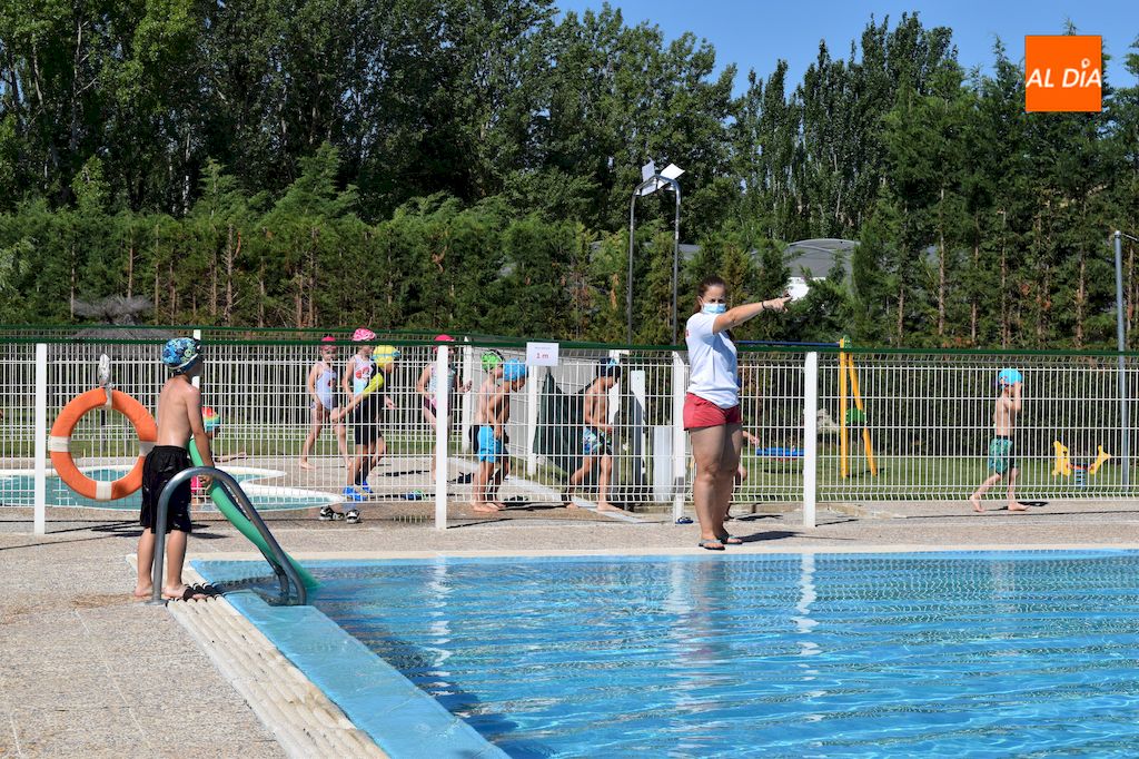 Foto 2 - Arrancan los cursos de natación en las piscinas municipales de Alba de Tormes con todas las plazas ...