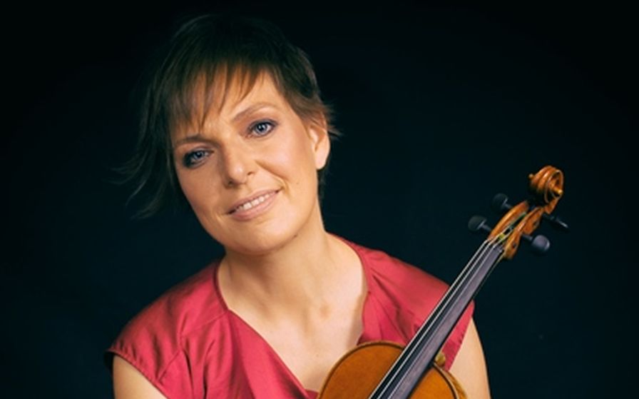 La violinista Karolina Michalska actuará este jueves en la Catedral Vieja