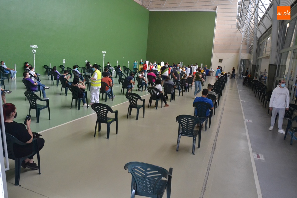 Foto 3 - Comienza la vacunación de los millenials de la comarca de Ciudad Rodrigo  
