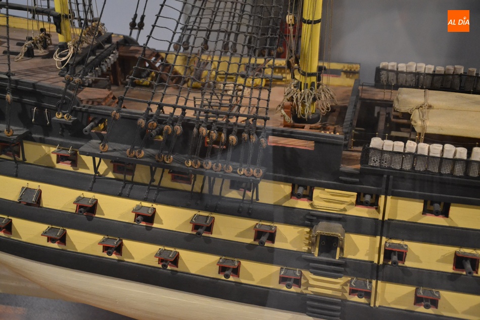 Foto 3 - Cinco navíos de notables dimensiones arriban a Los Águila para evocar la Batalla de Trafalgar  