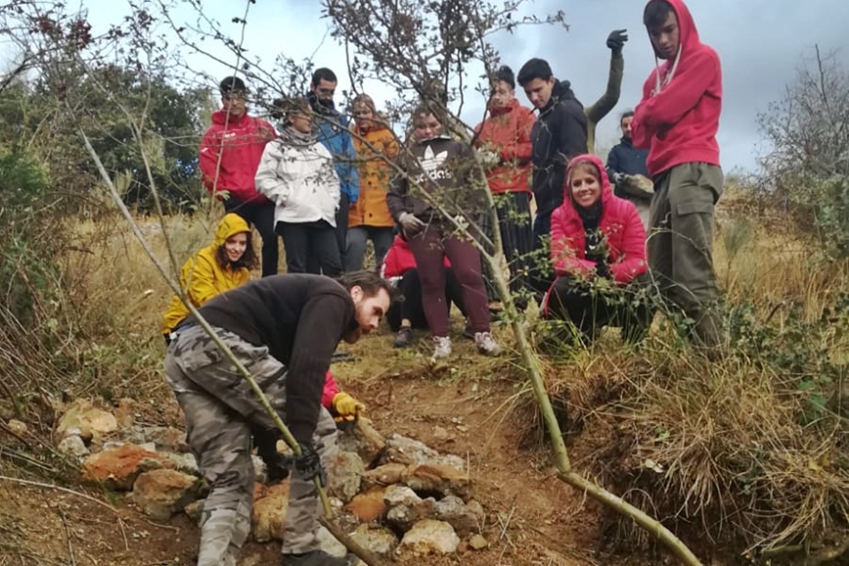 Voluntariado ambiental para recuperar la Fuente del Tarro en Almenara de Tormes