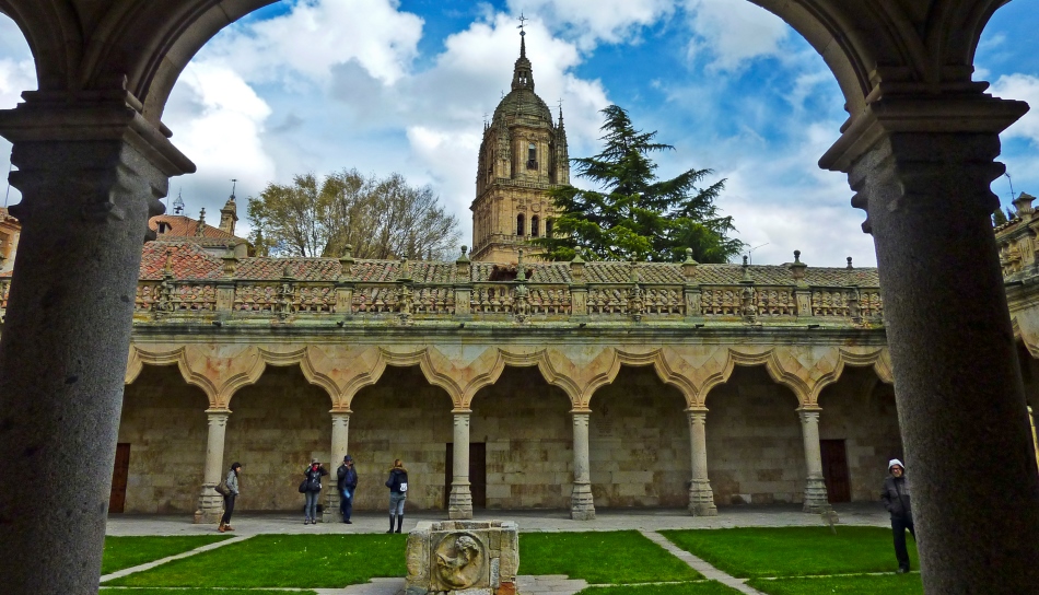 Patio de Escuelas Menores, uno de los atractivos turísticos de Salamanca. Foto de Manuel Lamas