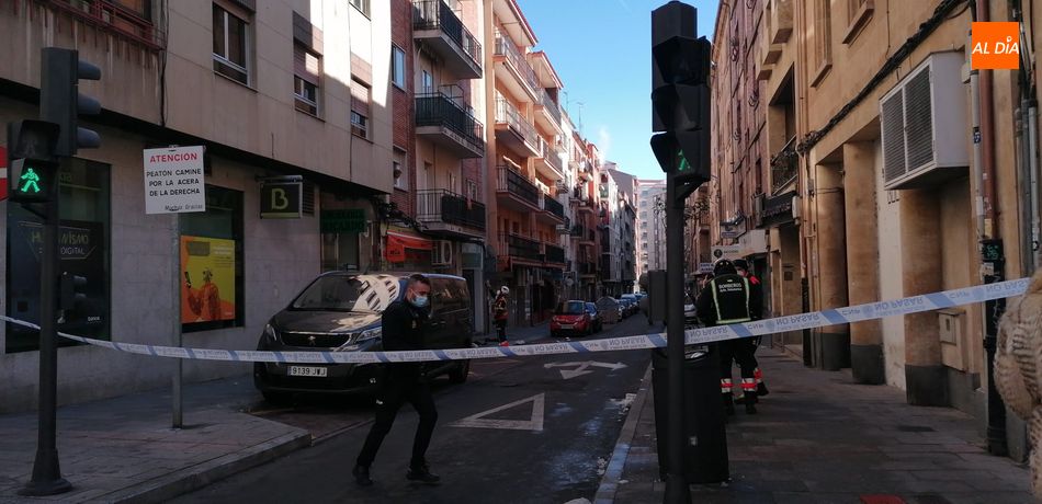 Foto 6 - Cortada la calle Vasco de Gama por un incidente provocado por una mujer