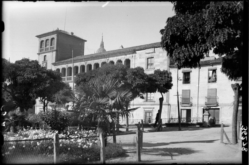 Foto 2 - La plaza de Colón y sus diversas denominaciones