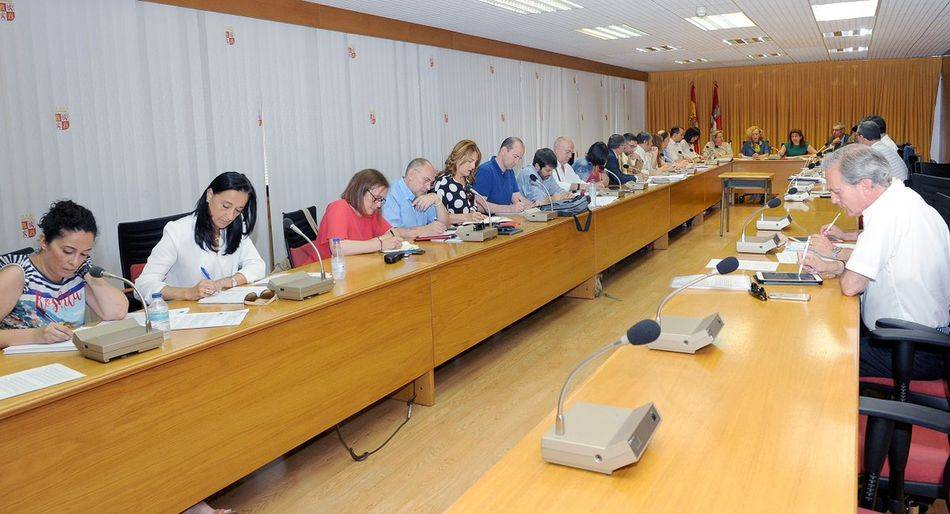 Reunión de la mesa de negociación que impulso esta medida de la Junta de Castilla y León