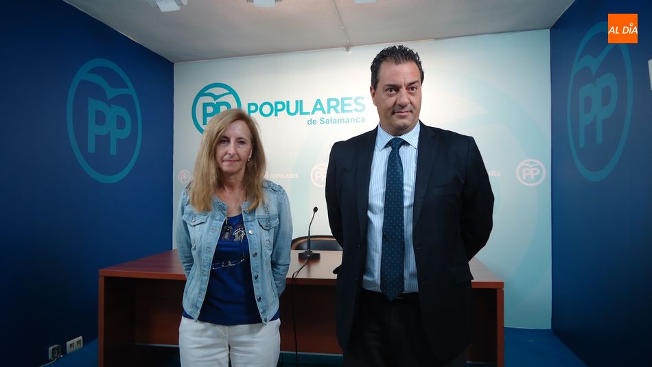 Los procuradores del PP Concepción Miguélez y Salvador Cruz