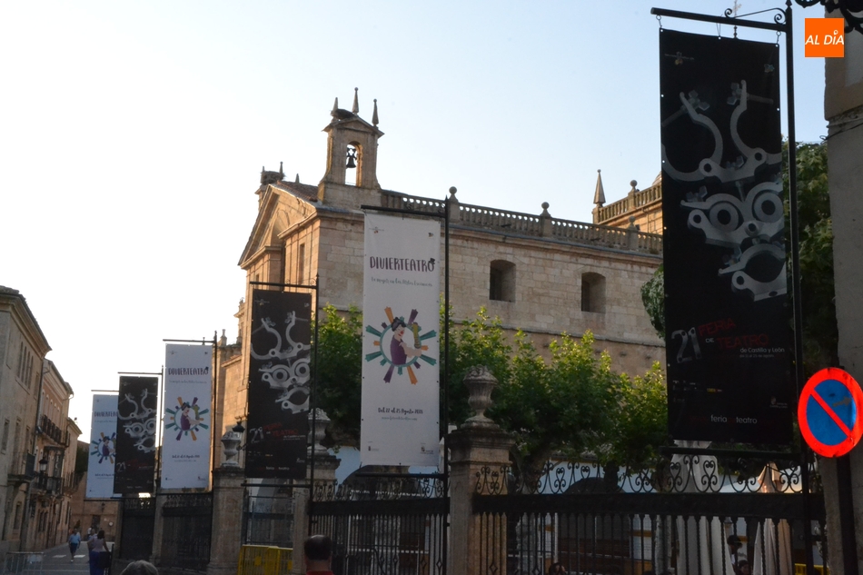 Foto 4 - La Plazuela del Buen Alcalde, en plena mutación para la Feria de Teatro  