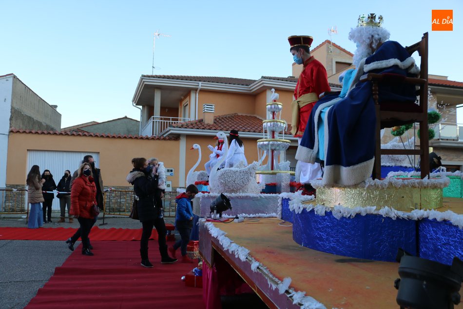 Foto 3 - Los Reyes de Oriente dejan su magia en Vitigudino con todas las medidas de seguridad  