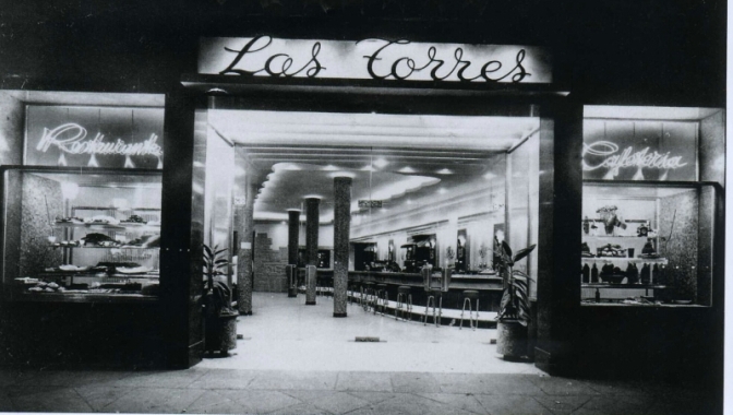 Cafetería Las Torres, historia viva de la Plaza