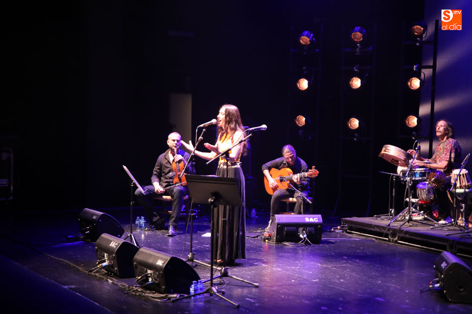 Foto 3 - Rocío Segura y Paula Domínguez rinden homenaje a Cohen a ritmo de flamenco