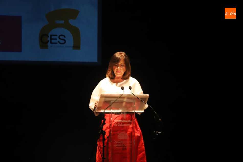 Foto 5 - Isabel Bernardo pronuncia su discurso de ingreso en el Centro de Estudios Salmantinos 