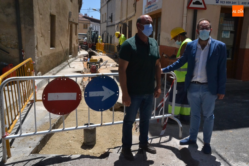 Foto 4 - En marcha las obras de mejora del abastecimiento y del saneamiento de la calle Voladero  
