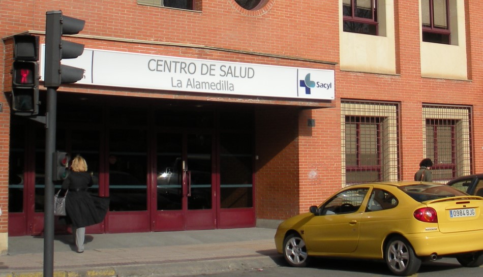Centro de Salud de La Alamedilla, en la avenida de Comuneros