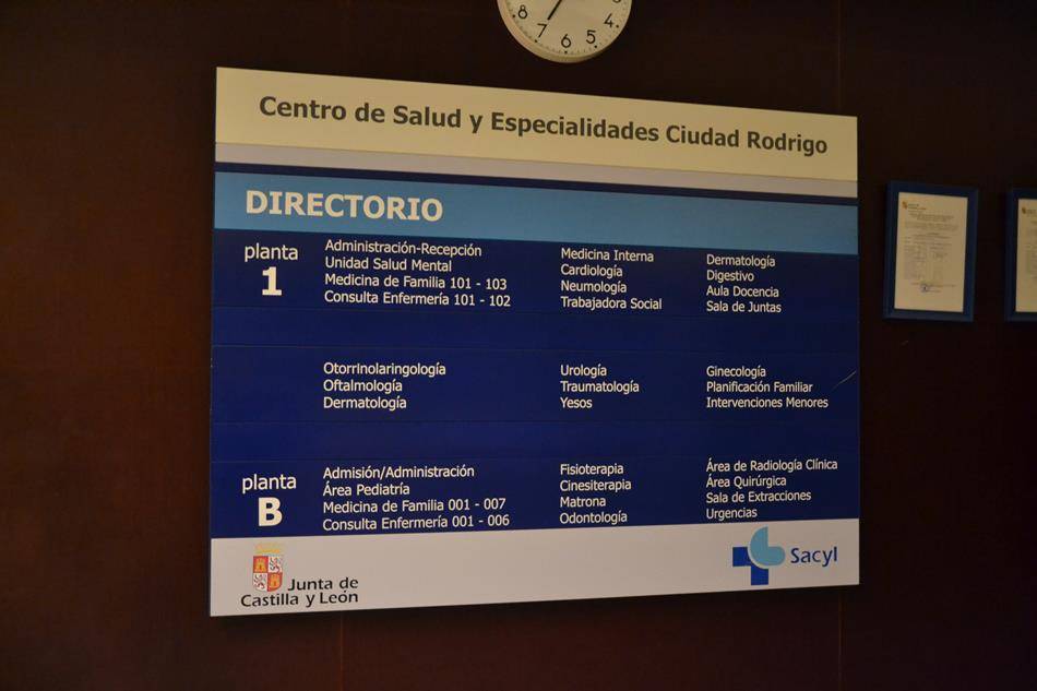 Foto 1 - El PSOE denuncia que todavía no se ha invertido en el Centro de Salud ni un euro de los prometidos ...
