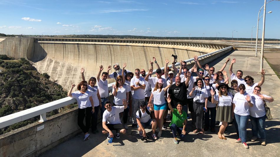 Foto 1 - Famosos ‘instagramers’ visitan la presa de Almendra  
