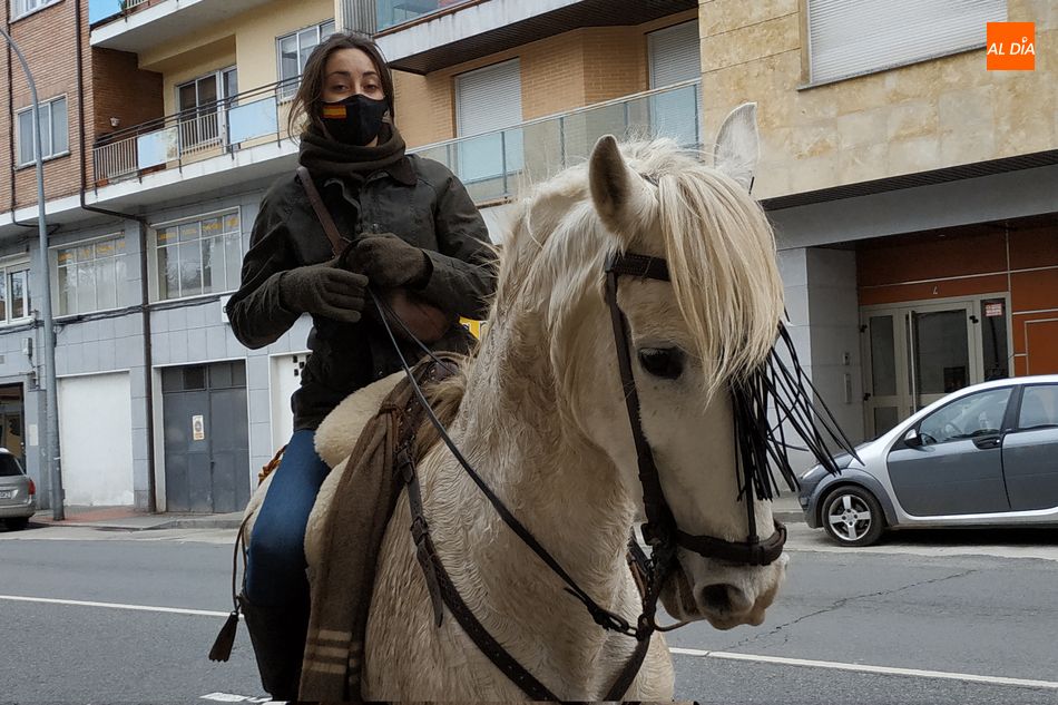 Foto 3 - Jinetes de Valdefuentes visitan Béjar en el itinerario de una ruta a caballo