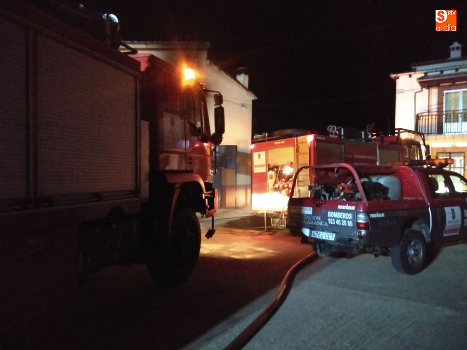 Foto 2 - Muere un bombero mientras trabajaba en la extinción del incendio en una vivienda de Colmenar de...