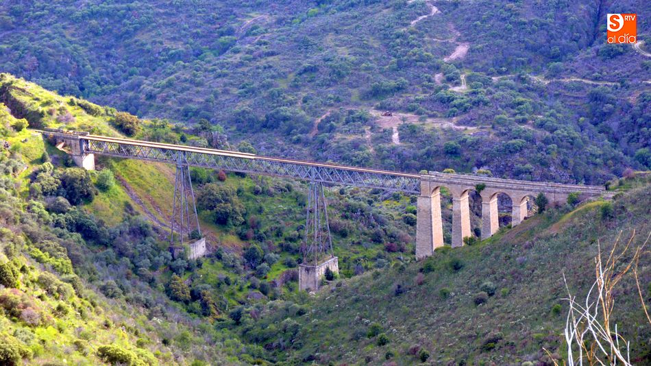 El puente del Arroyo, lugar desde el mirador del Tumbo La Caldera / E. Corredera