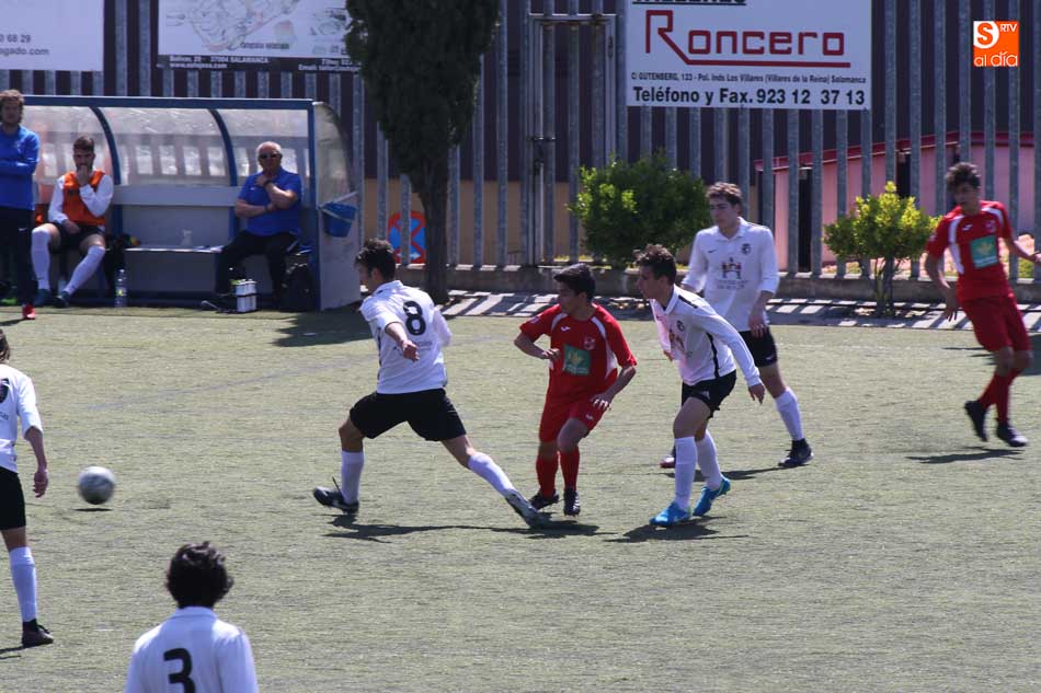 Foto 2 - El Navega dice adiós a la Liga Nacional Juvenil tras caer en casa con el Burgos (0-2)
