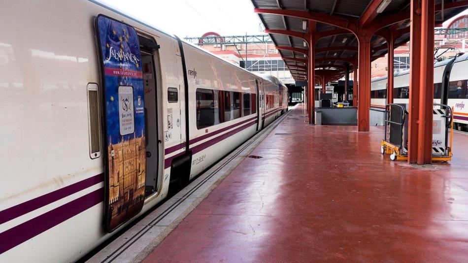Foto 3 - Los trenes Alvia promocionan por el país a Salamanca y el VIII Centenario de la Universidad